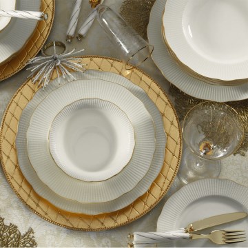 18 daļu porcelāna servīze, balta ar zelta akcentiem