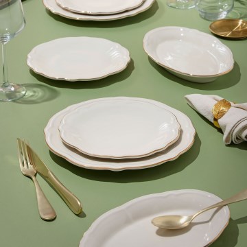 18 daļu porcelāna trauku komplekts — balts ar zelta rotājumu
