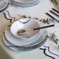 24 daļu ēdienu servīze — pelēka/zaļa, izgatavota no porcelāna
