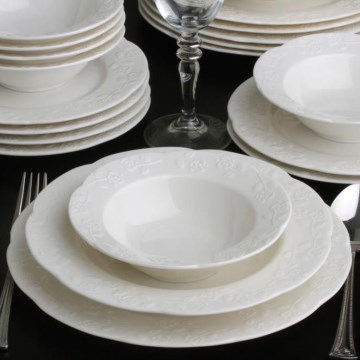 24 daļu krēmkrāsas porcelāna galda servīze