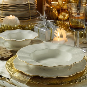 24 daļu porcelāna servīze, balta ar zelta apdari