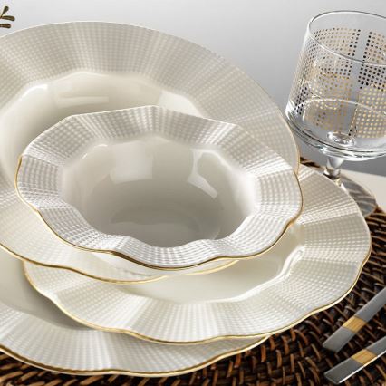 24 daļu porcelāna servīze, balta ar zelta apdari