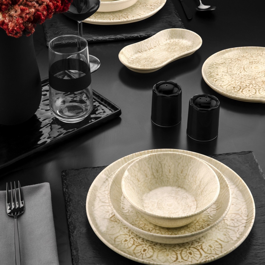 27 daļu porcelāna servīze bēšā krāsā