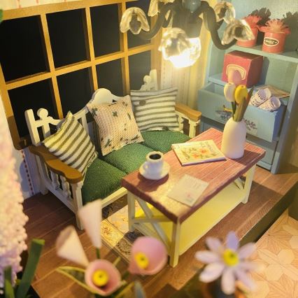 2Kids Toys - Miniatūra Darcyin ziedu māja 2xAAA