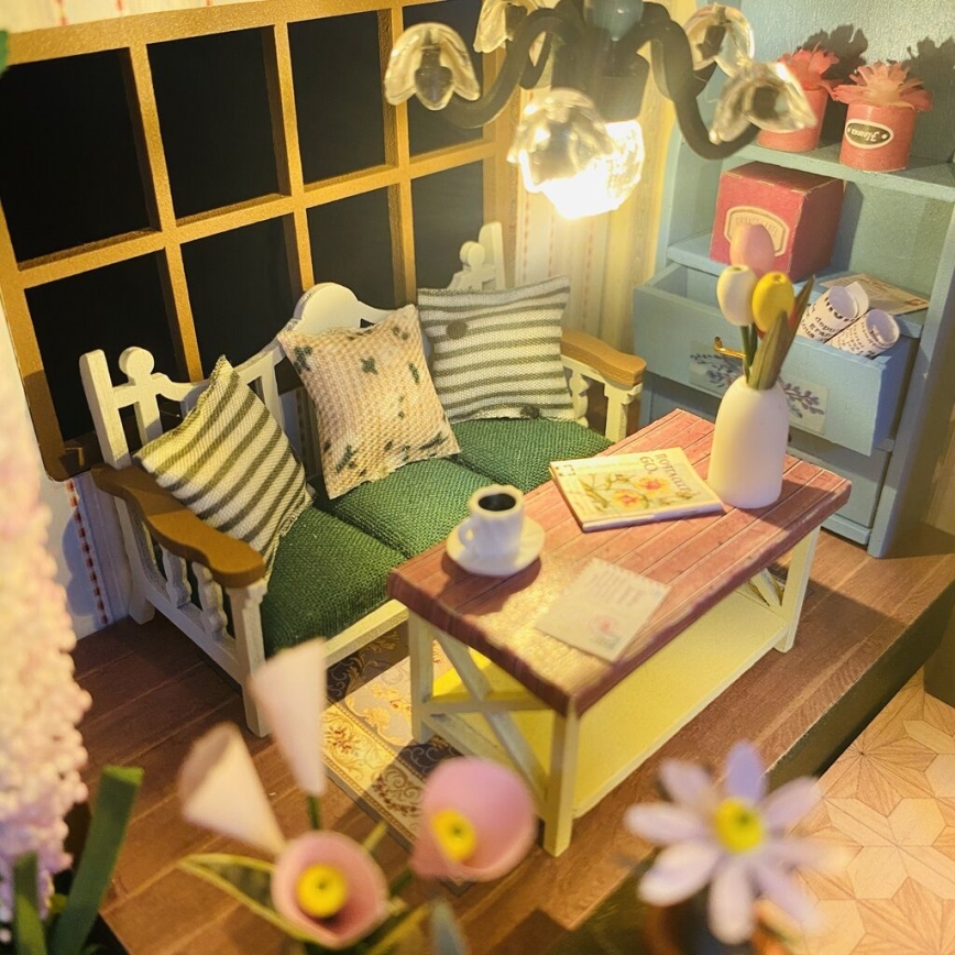 2Kids Toys - Miniatūra Darcyin ziedu māja 2xAAA