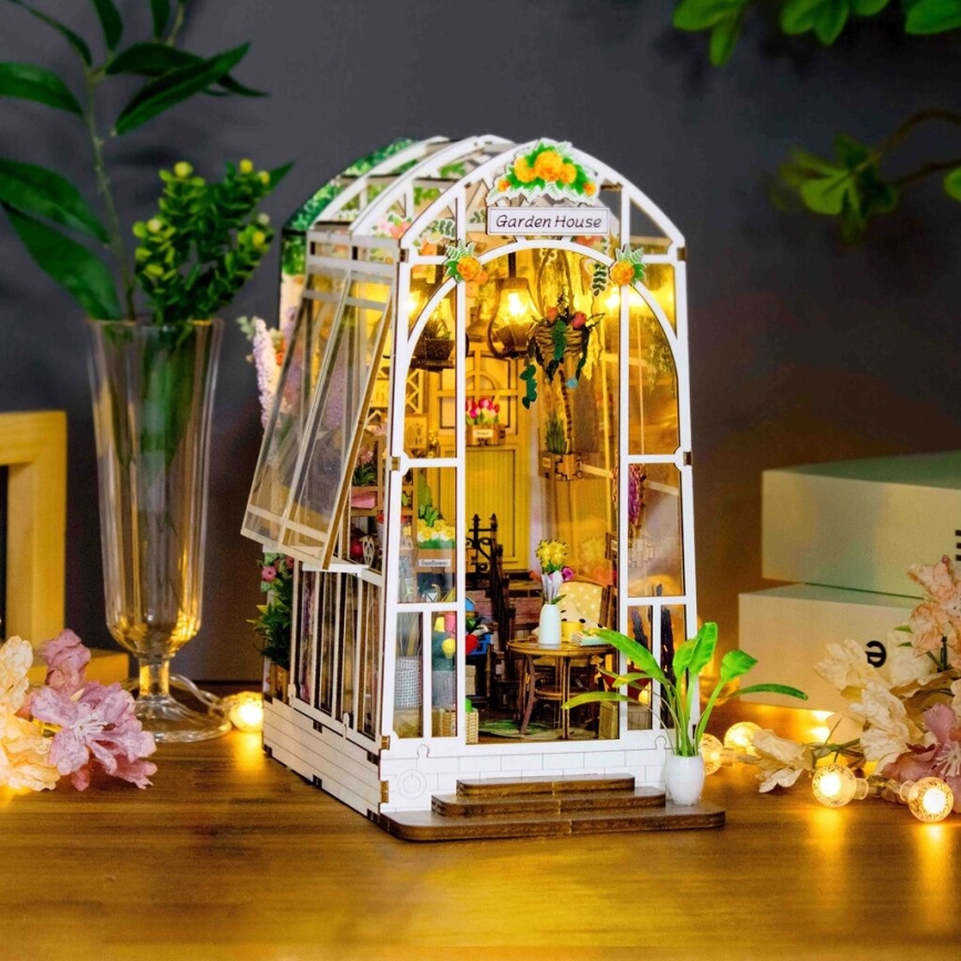 2Kids Toys - Miniatūras māja Dārza māja 2xAAA