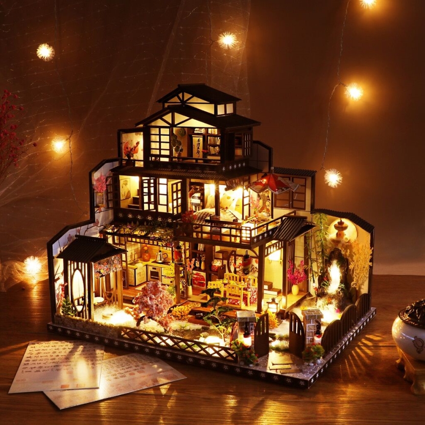 2Kids Toys - Miniatūras māja Grezna sakura villa 2xAAA