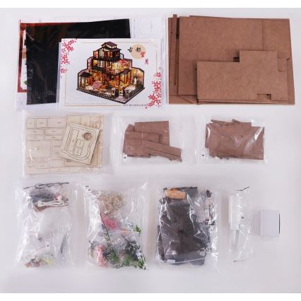 2Kids Toys - Miniatūras māja Grezna sakura villa 2xAAA