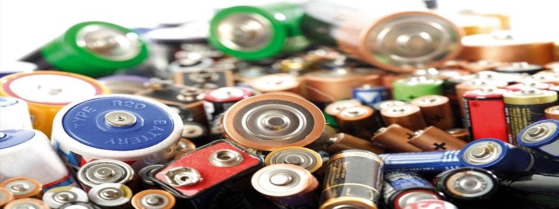 Kāpēc mums vajadzētu šķirot baterijas un kāds ir to pārstrādes process