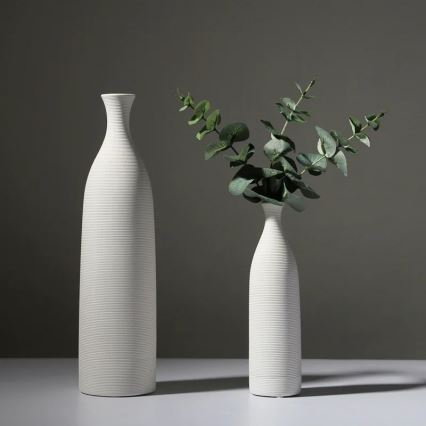 Balta keramikas vāze, 25 cm