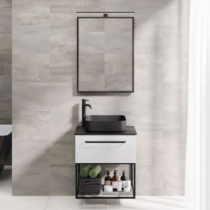 BATH DELUXE 01-060-05-02-00 - Vannas istabas spogulis BORGSTED 60x80 cm melna