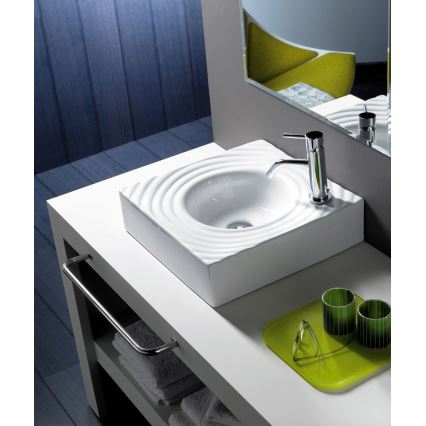 Bathco 0081 - Uz virsmas montējamā izlietne GOTA 45x45 cm porcelāns/balts