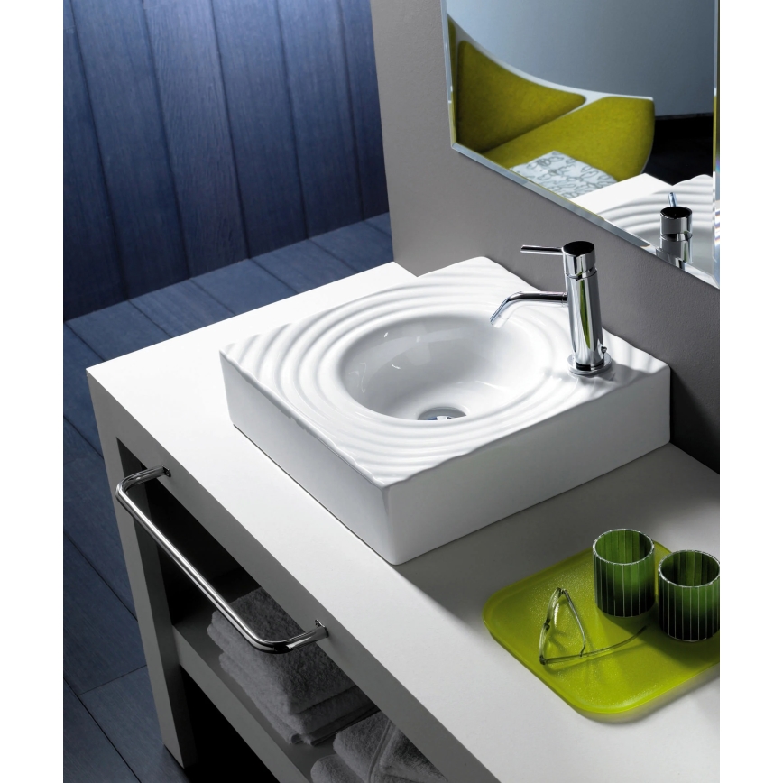 Bathco 0081 - Uz virsmas montējamā izlietne GOTA 45x45 cm porcelāns/balts