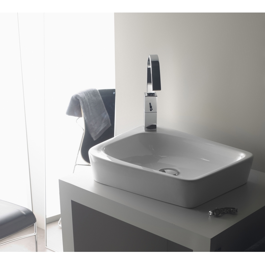 Bathco 4001 - Virsmas uzstādāmā izlietne ARAGON 50x40,5 cm porcelāns/balta