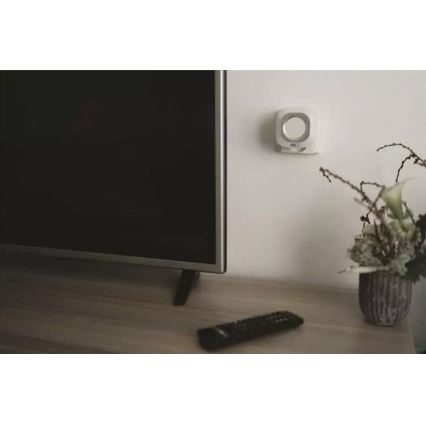 Bezvadu durvju zvans kontaktligzdai 230V + 1xCR2032 IP44 balts