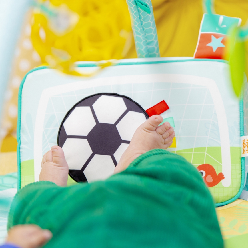 Bright Starts - Bērnu rotaļu paklājs OBALL GRIP & KICK 3xAA