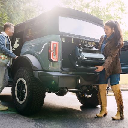 Bright Starts - Bērnu staigulītis FORD BRONCO 3xAA