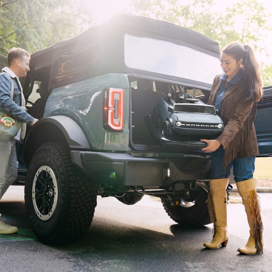 Bright Starts - Bērnu staigulītis FORD BRONCO 3xAA
