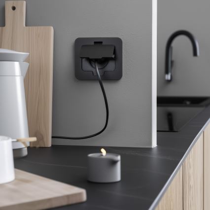 Brilagi - āra iebūvējamā grīdas kontaktligzda IP55, melna, taisnstūrveida