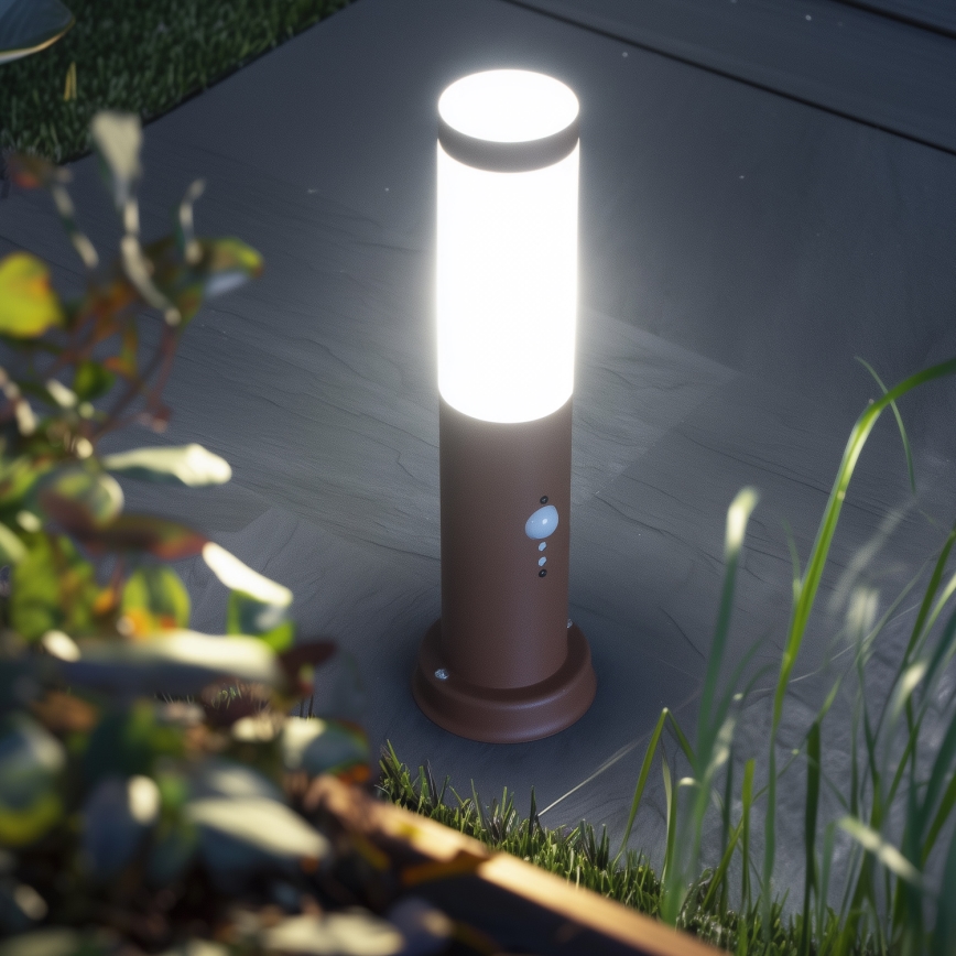 BRILAGI - Āra lampa ar sensoru NOVA 1xE27/15W/230V 40 cm IP44 brūna