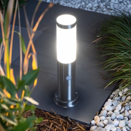 BRILAGI - Āra lampa ar sensoru NOVA 1xE27/15W/230V 40 cm IP44 matēts hroms