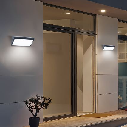 Brilagi - LED āra sienas gaismeklis ar sensoru TRIANGLE LED/20W/230V antracīta IP65