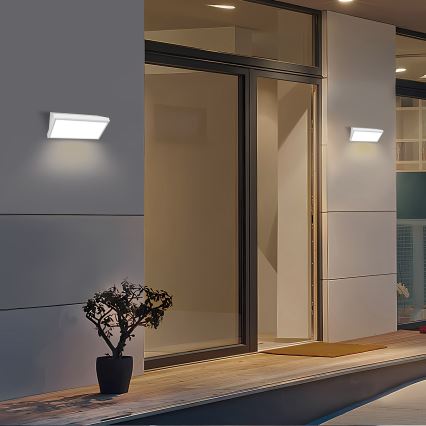Brilagi - LED āra sienas gaismeklis ar sensoru TRIANGLE LED/20W/230V balta IP65