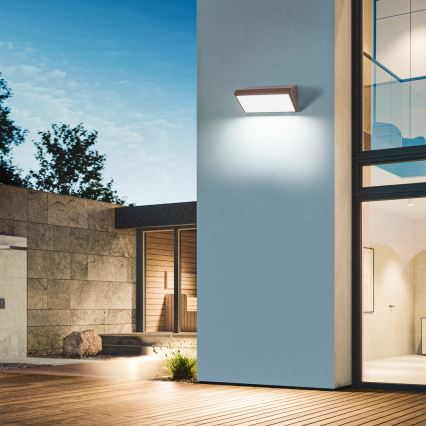 Brilagi - LED āra sienas gaismeklis ar sensoru TRIANGLE LED/20W/230V brūns IP65