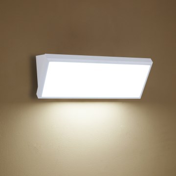 Brilagi - LED āra sienas gaismeklis ar sensoru TRIANGLE LED/42W/230V balts IP65