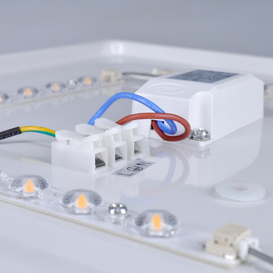 Brilagi - LED griestu gaismeklis PLAIN LED/24W/230V 37,5x37,5 cm 3000K