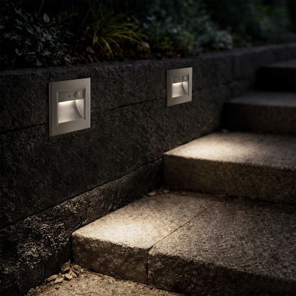 Brilagi - LED kāpņu gaismeklis ar sensoru STEP LIGHT LED/1,5W/230V IP44 sudraba