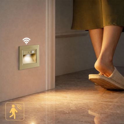 Brilagi - LED kāpņu gaismeklis ar sensoru STEP LIGHT LED/1,5W/230V IP44 zelta