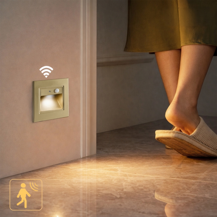 Brilagi - LED kāpņu gaismeklis ar sensoru STEP LIGHT LED/1,5W/230V IP44 zelta