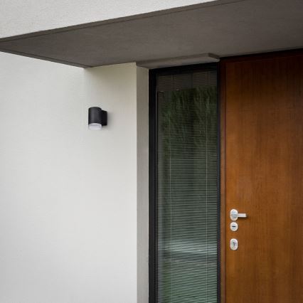 Brilagi - LED RGBW aptumšojams āra sienas gaismeklis MATERA 1xGU10/4,8W/230V 3000K IP54 melns + ar tālvadības pulti