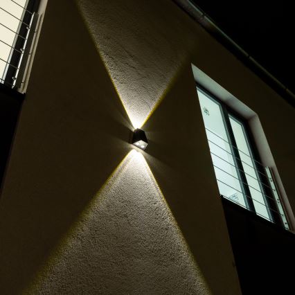 Brilagi - LED Saules enerģijas sienas lampa PYRAMID LED/2W/3,2V 1300 mAh IP54