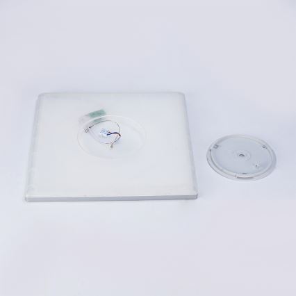 Brilagi - LED vannas istabas griestu gaismeklis ULTRA SLIM LED/24W/230V 42x42 cm sudraba IP54