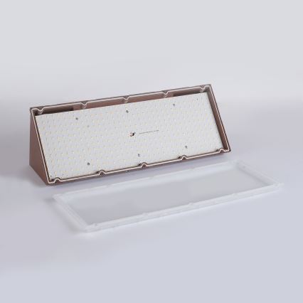 Brilagi - LED āra sienas gaismeklis TRIANGLE LED/42W/230V 3000/4000/6500K 45 cm brūns IP65