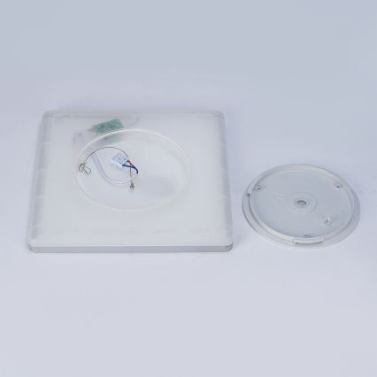 Brilagi - LED vannas istabas griestu gaismeklis ULTRA SLIM LED/18W/230V 30x30 cm sudraba IP54