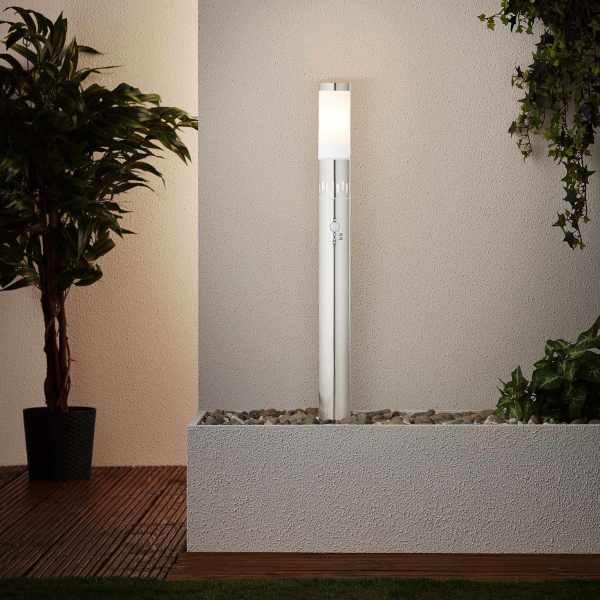 Brilliant - LED Āra lampa ar sensoru LEIGH LED/0,9W/230V + 1xE27/11W 80 cm IP44 spīdīgi hromēts