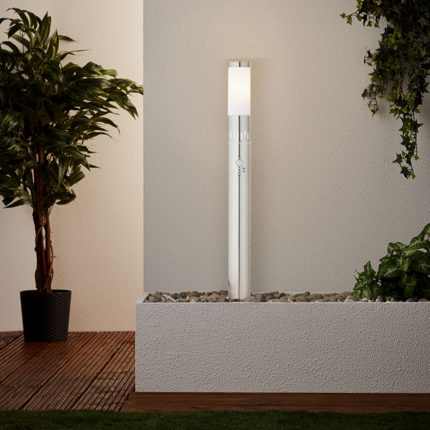 Brilliant - LED Āra lampa ar sensoru LEIGH LED/0,9W/230V + 1xE27/11W 80 cm IP44 spīdīgi hromēts