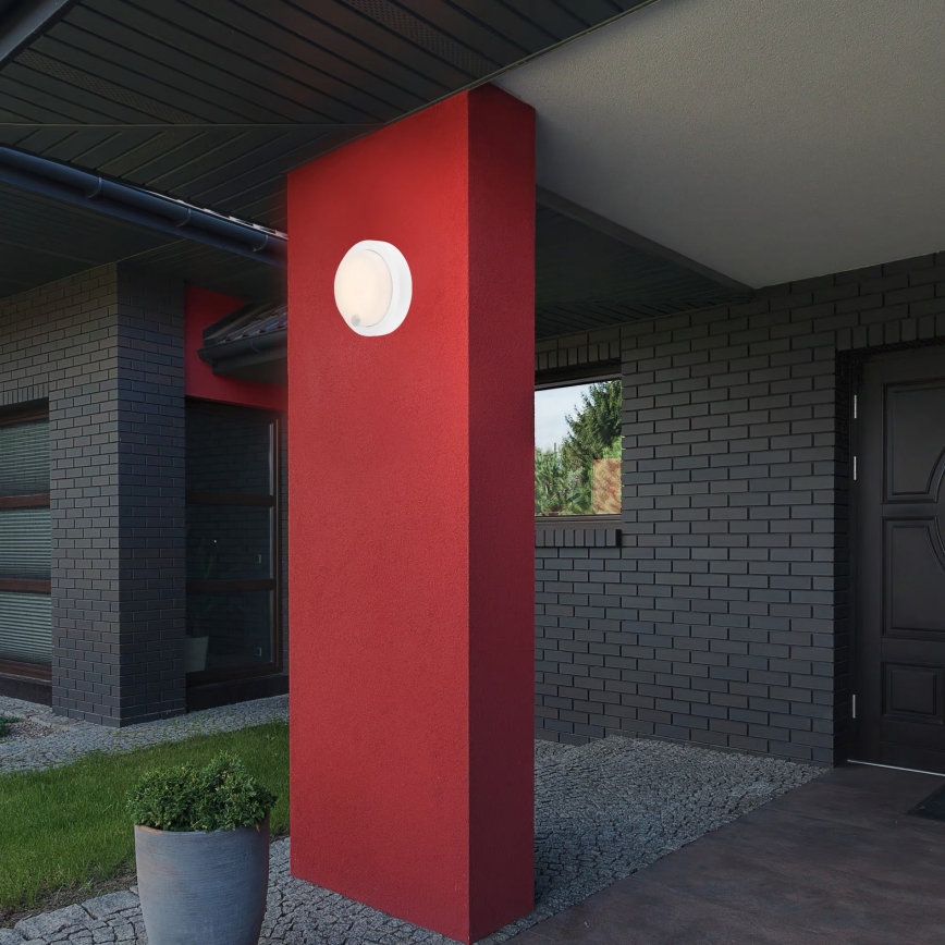 Brilo - LED uzlādējams ārējais sienas gaismeklis ar sensoru LED/4W/5V 4400 mAh IP44 balts