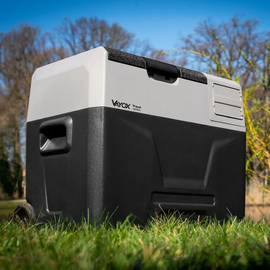 Ceļojumu ledusskapis ar LCD ekrānu 40 l 230V/12V/24V melna