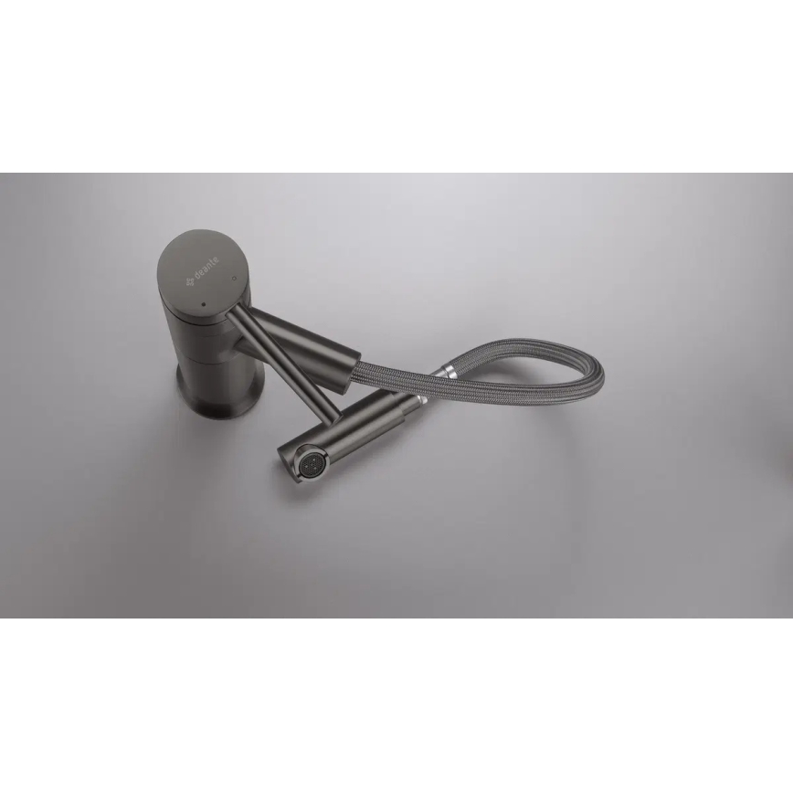 Deante BGE_D22M - Izlietnes jaucējkrāns ar izvelkamu izsmidzinātāju ORA 22,9 cm, titāna apdare
