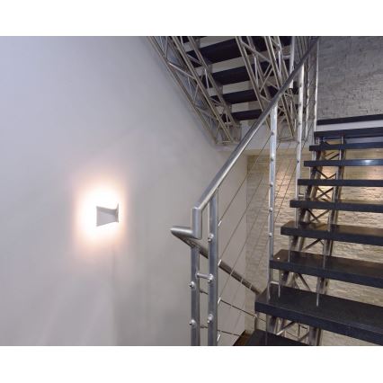 Deko-Light 341222 - LED Aptumšojama sienas lampa FLY LED/4W/230V 3000K balta