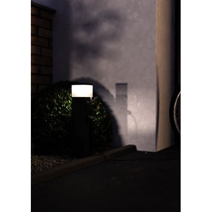 Eglo - Āra gaismeklis ar 2 kontaktligzdām, 1xE27/25W/230V, IP54, antracīts