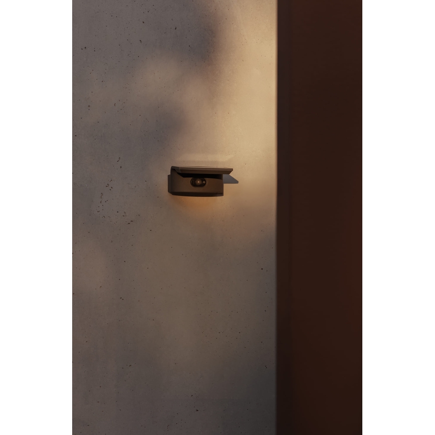 FARO 74456 - LED saules sienas gaismeklis ar sensoru LUMA LED/5W/3,7/230V IP65 antracīts