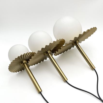 Gaismeklis pie stieples CHITA 3xG9/5W/230V zelta