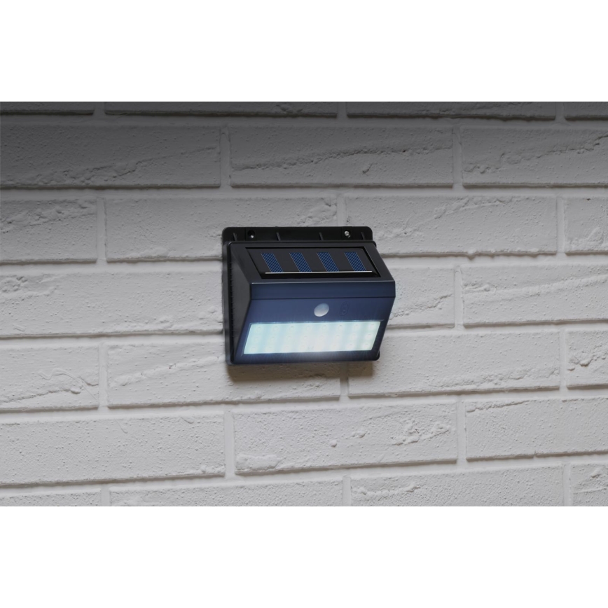 Grundig - LED saules sienas gaismeklis ar sensoru LED/1,2V 600 mAh IP44