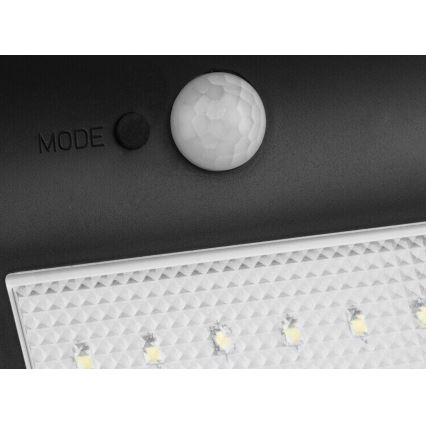 HÖFFTECH - LED saules sienas lampa ar kustības un krēslas sensoru LED/3,7V 2200 mAh IP44