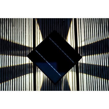 LED Saules enerģijas sienas lampa ar sensoru LED/2W/5V IP54 1300 mAh